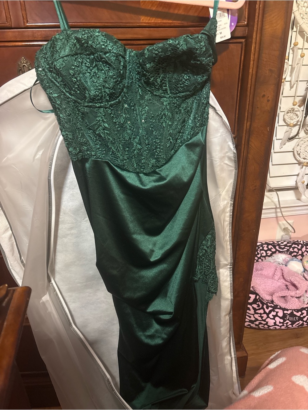 Elegant Emerald Green Lace Bustier Evening Dress